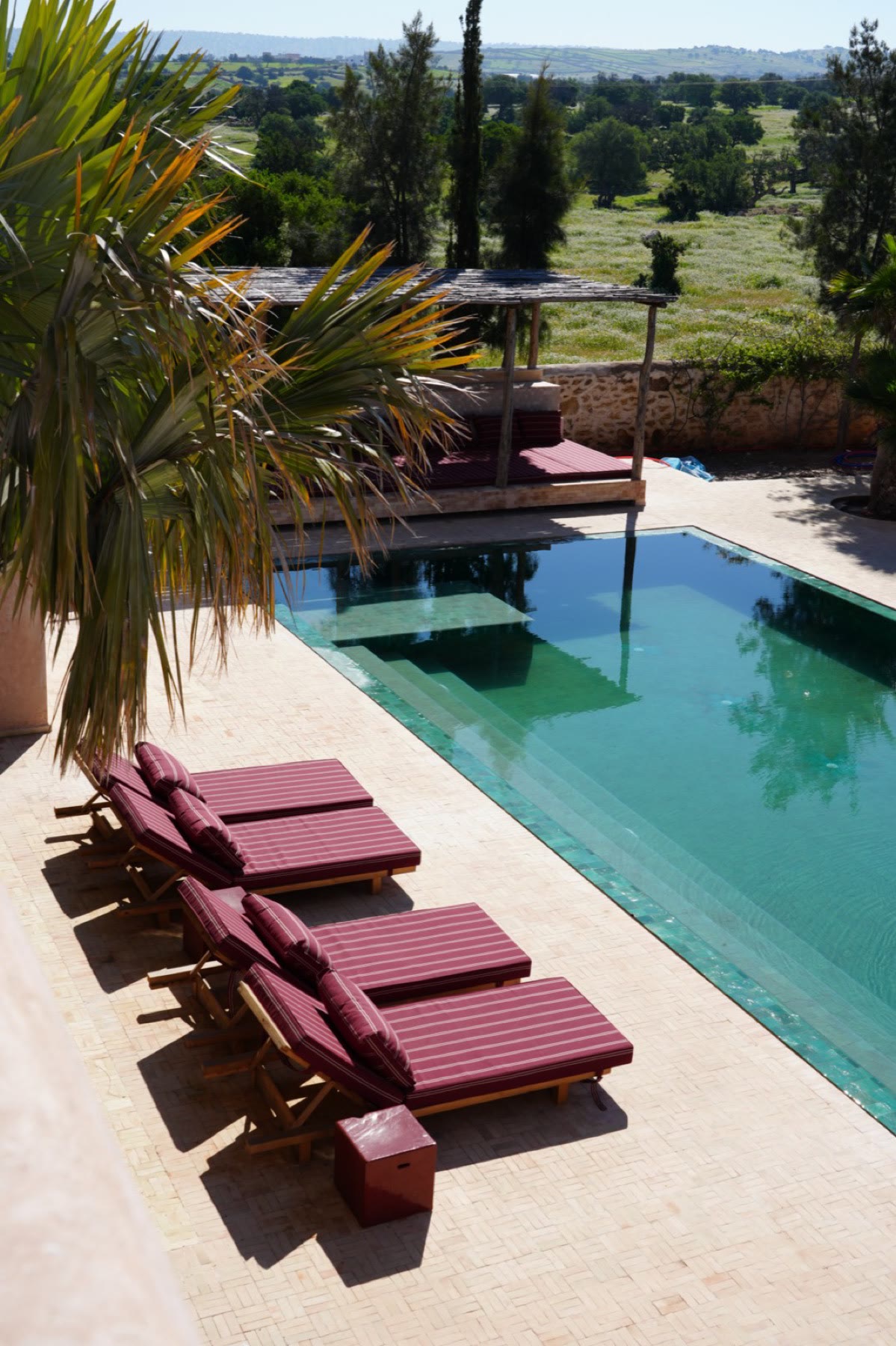 Piscine ouverte sur la campagne